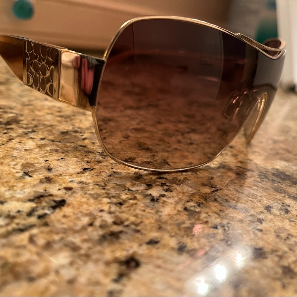 Coach sunglasses - Picture 2 of 3